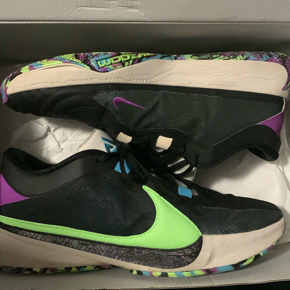 Zoom Freak 5. Men’s size 12. Used but in great condition. More pics coming soon